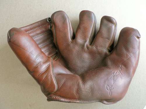 Joe DiMaggio Spalding 133 Front